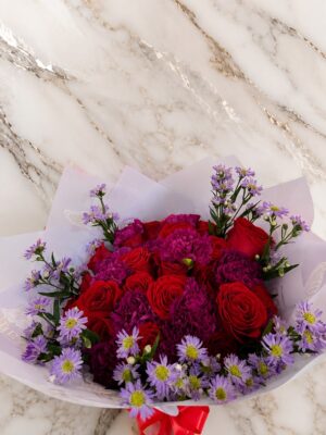 bouquet con rosas y claveles con domicilio en cartagena