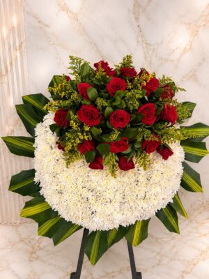 corona funebre rosas rojas con domicilio en cartagena